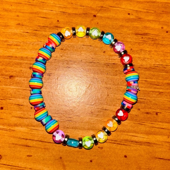 “PRIDE” 🌈Rainbow🌈 Heishi Beaded Bracelet - Picture 5 of 8